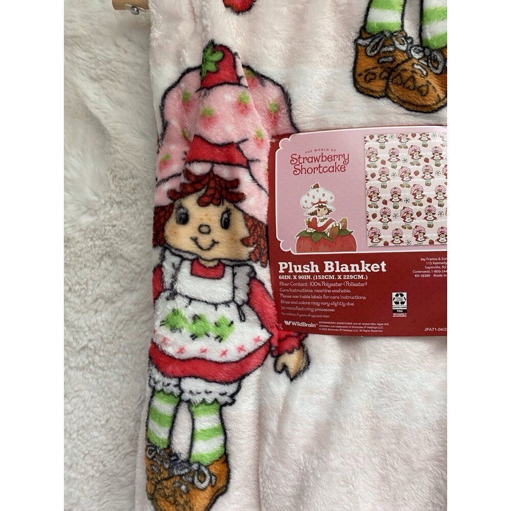 Strawberry Shortcake Classic 60 X 90” Soft Plush Blanket TWIN Size Poses Flowers - Picture 5 of 16